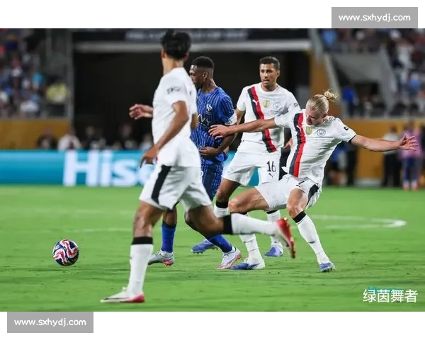 早报：世俱杯豪门突围战陷困境，冷门频现晋级迷雾重重